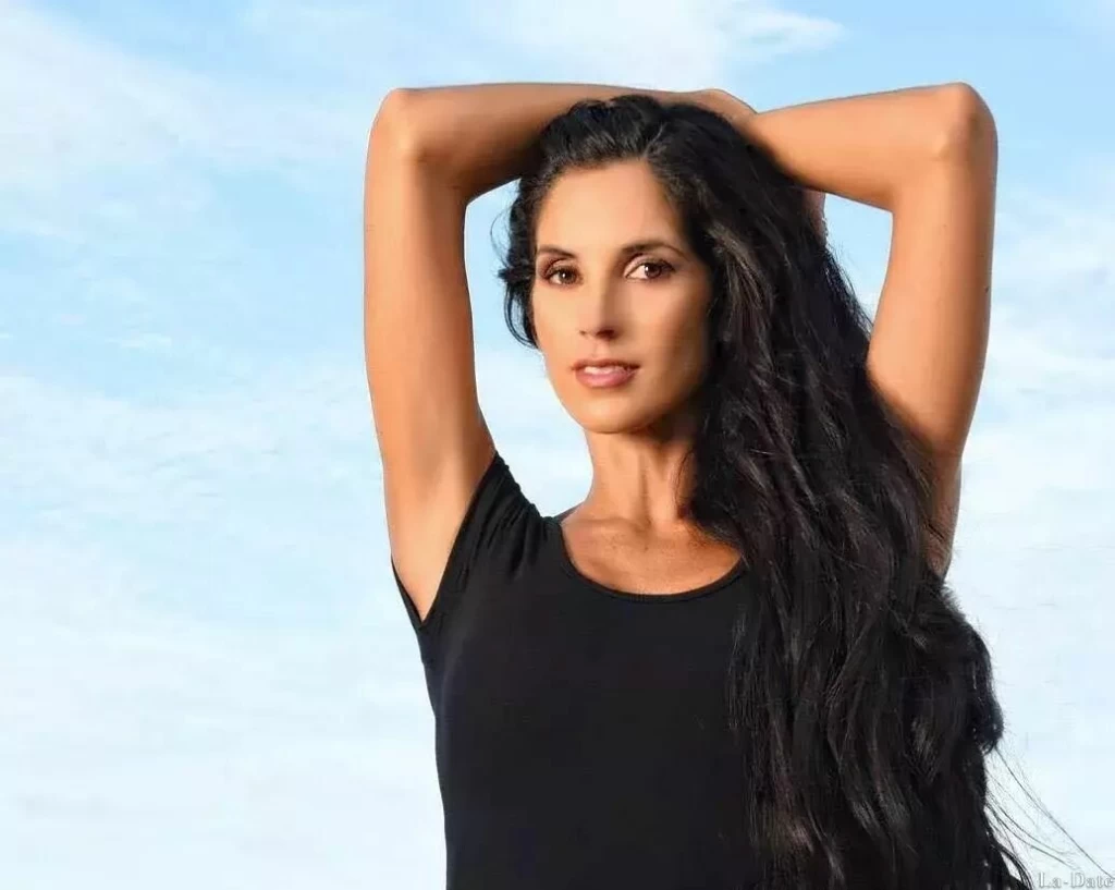 Carolina, 36