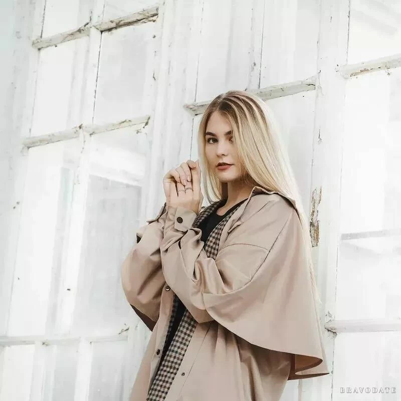 Anastasia, 22