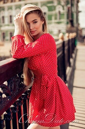 Anna, 26