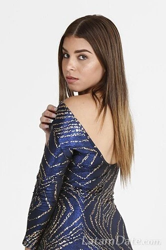Erika, 27